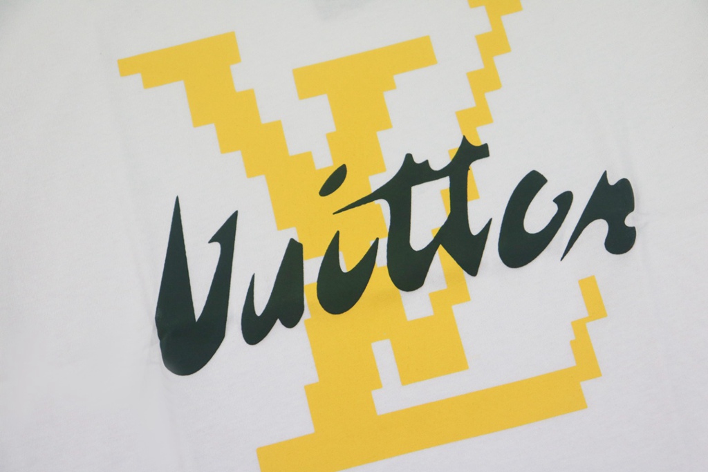 L*V* T-shirt